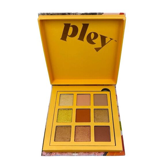 Pley Beauty Pleyer Eyeshadow Palette - Golden Girl - 9 x 1.5g / 0.05 oz - Picture 1 of 4